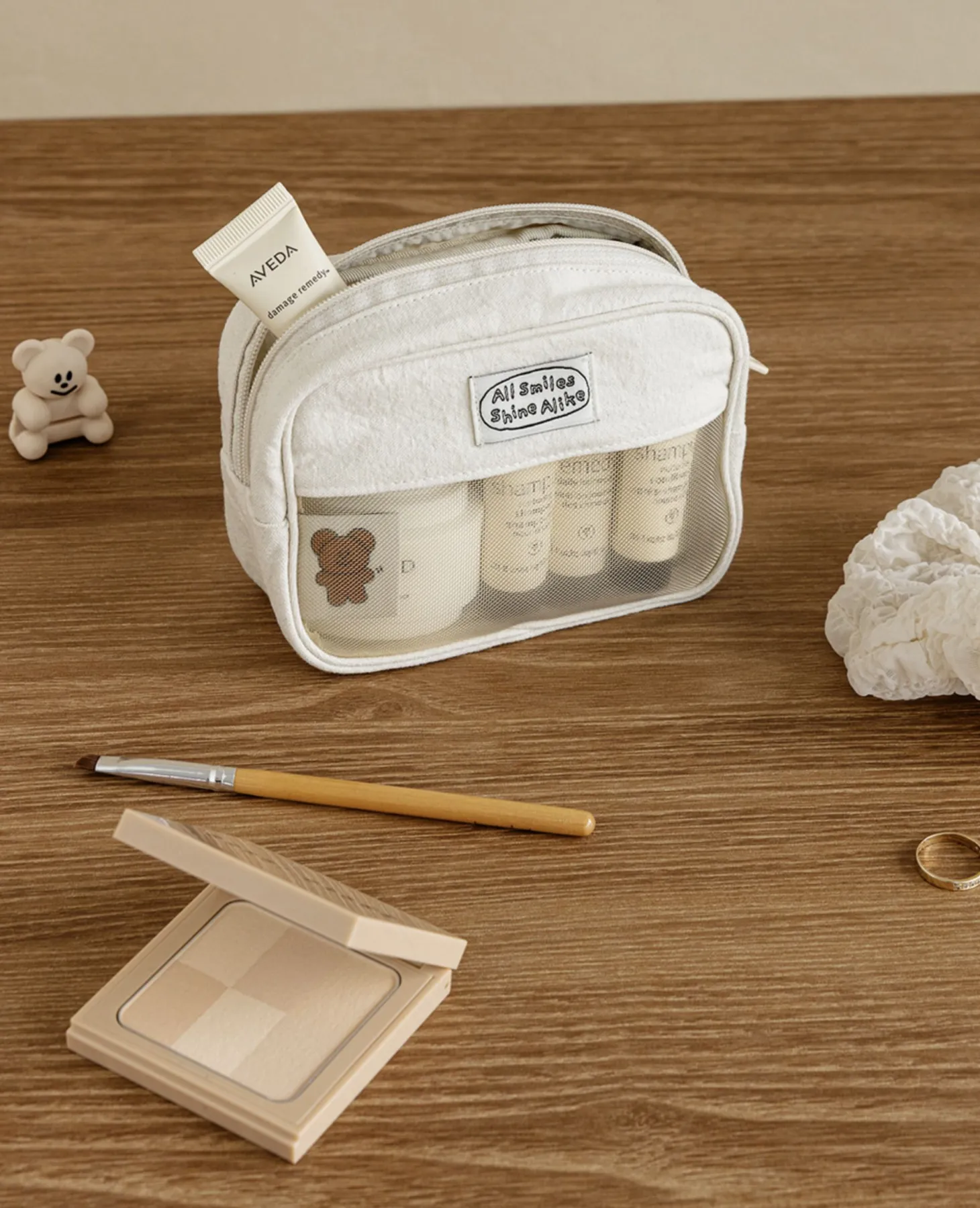 All Smiles Mesh Block Pouch