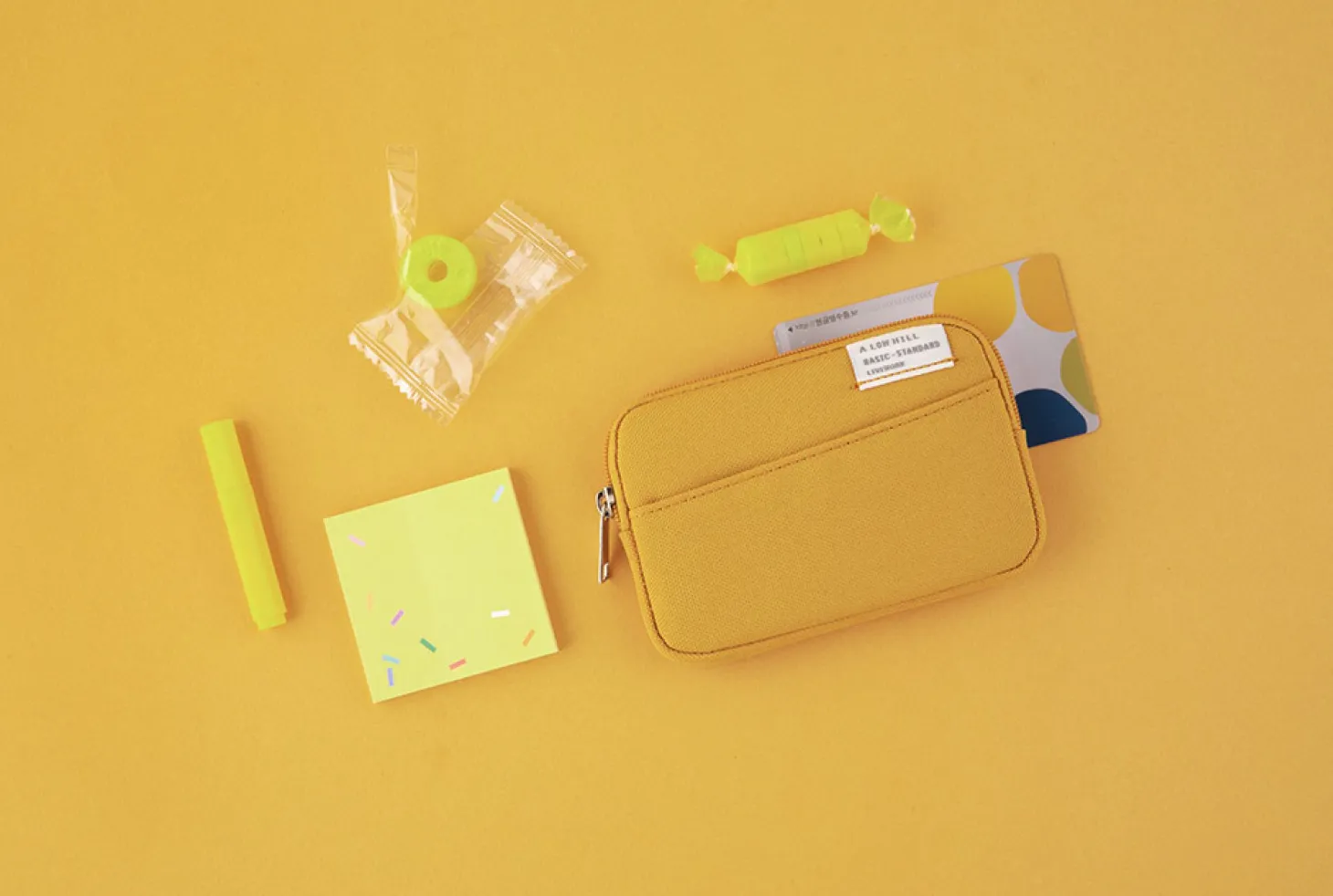 A Low Hill Basic Card Pouch