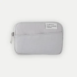 A Low Hill Basic Card Pouch