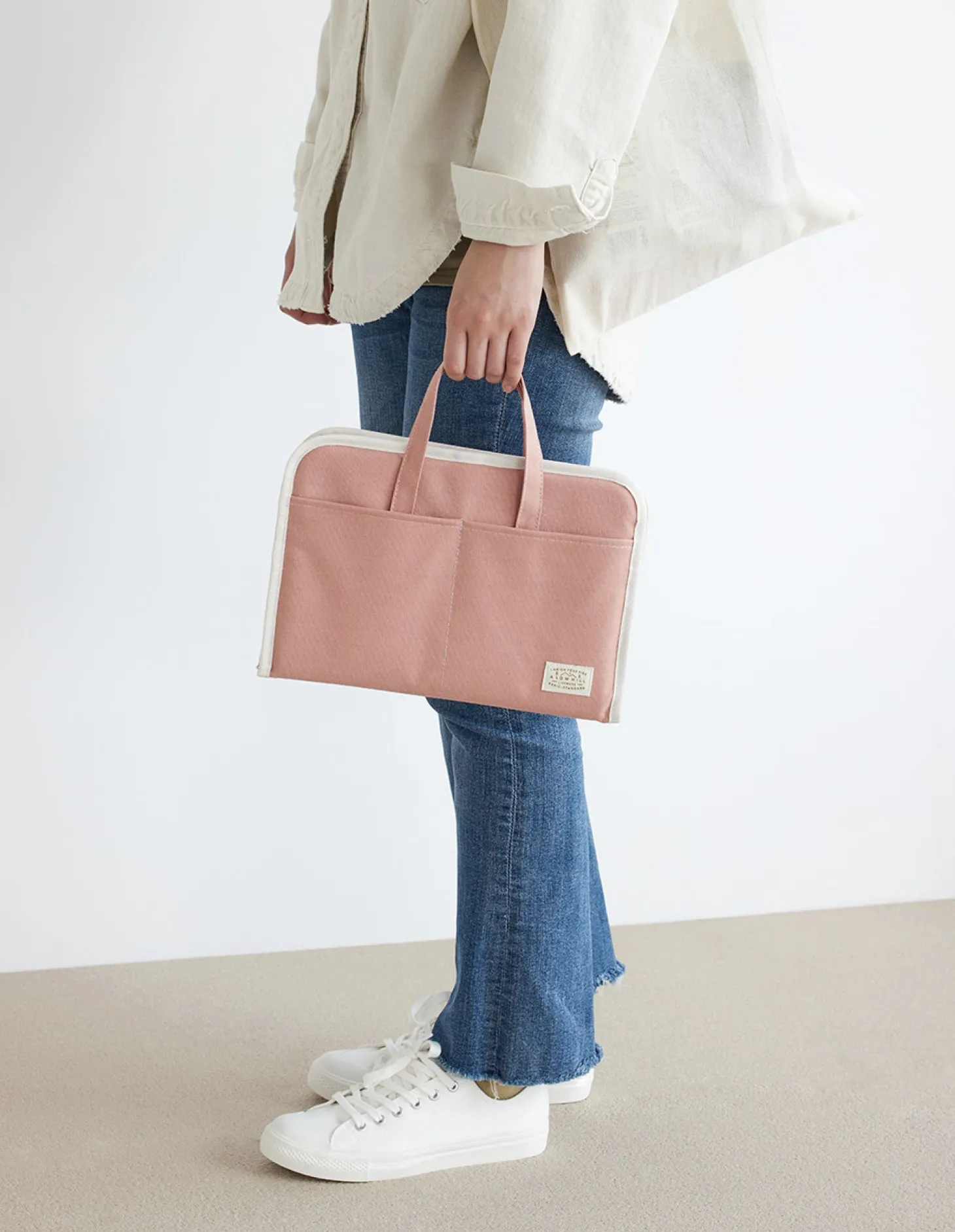 A Low Hill Stitch Tablet Tote