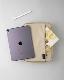 A Low Hill Tablet Pouch v6
