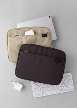 A Low Hill Tablet Pouch v6
