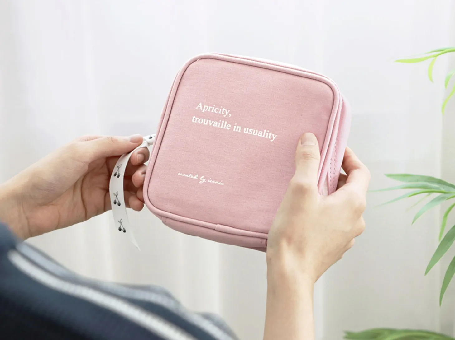 Apricity Cotton Cable Pouch