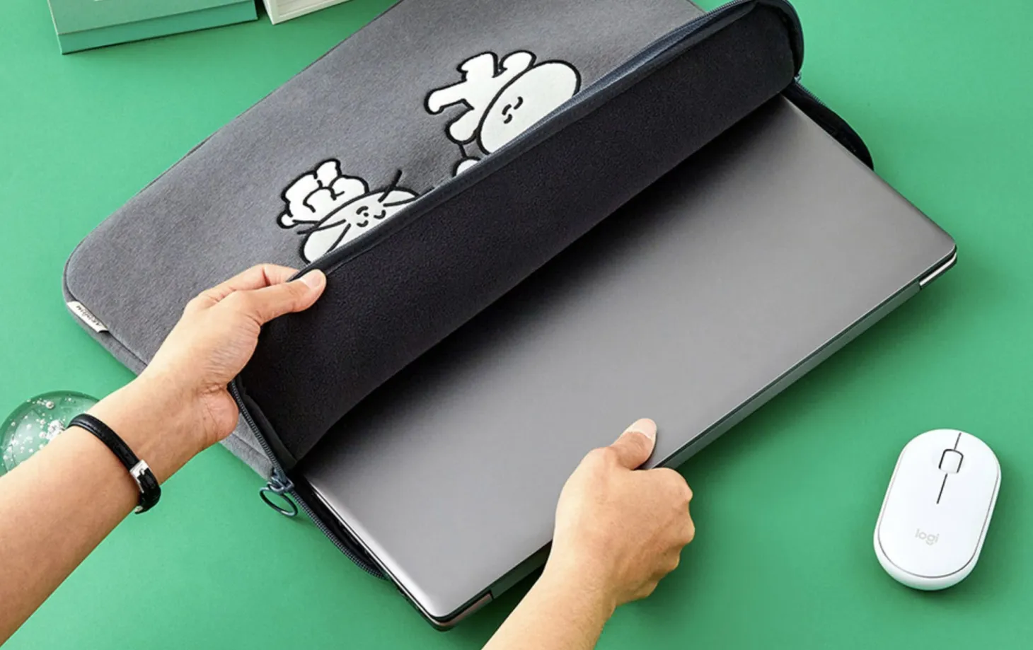 Ardium 15 in. Laptop Pouch