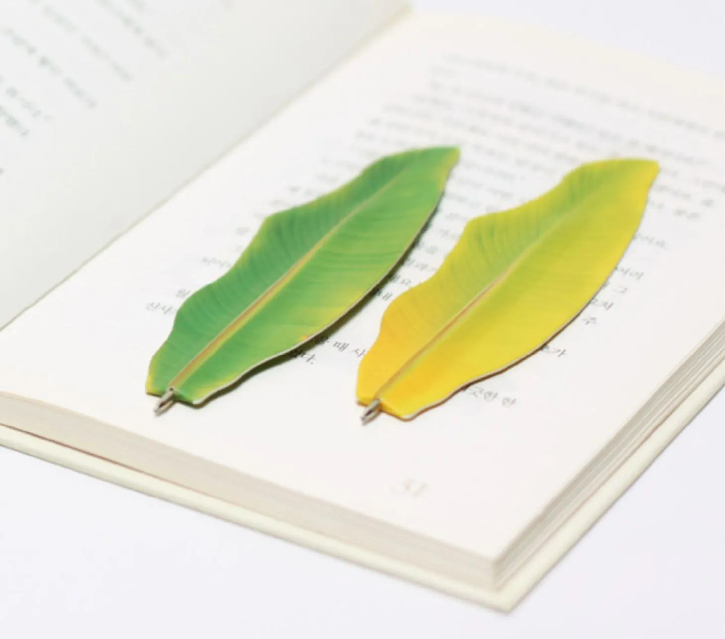 Banana Leaf Bookmark Pen