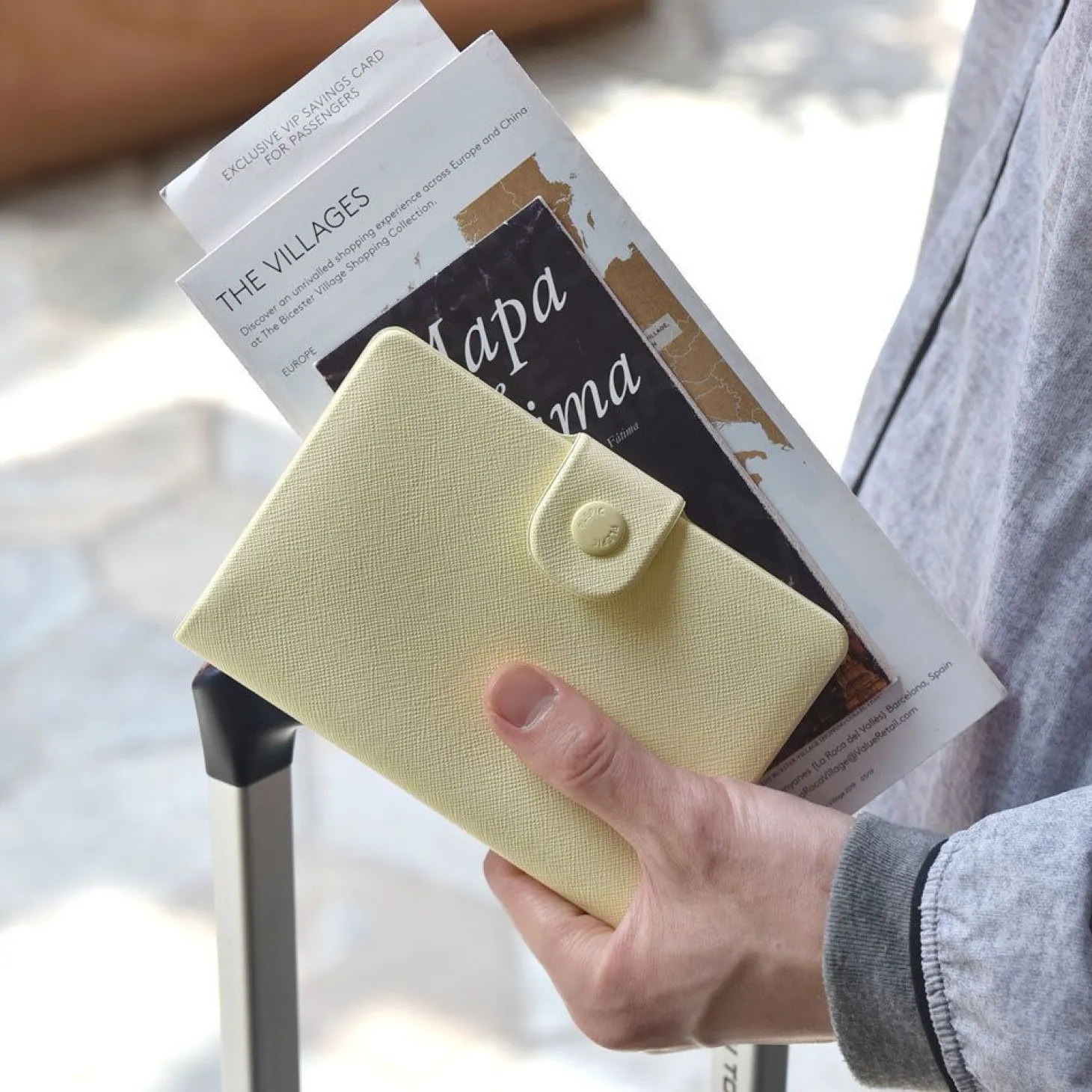 Classy Anti Skimming Passport & SIM Card Case