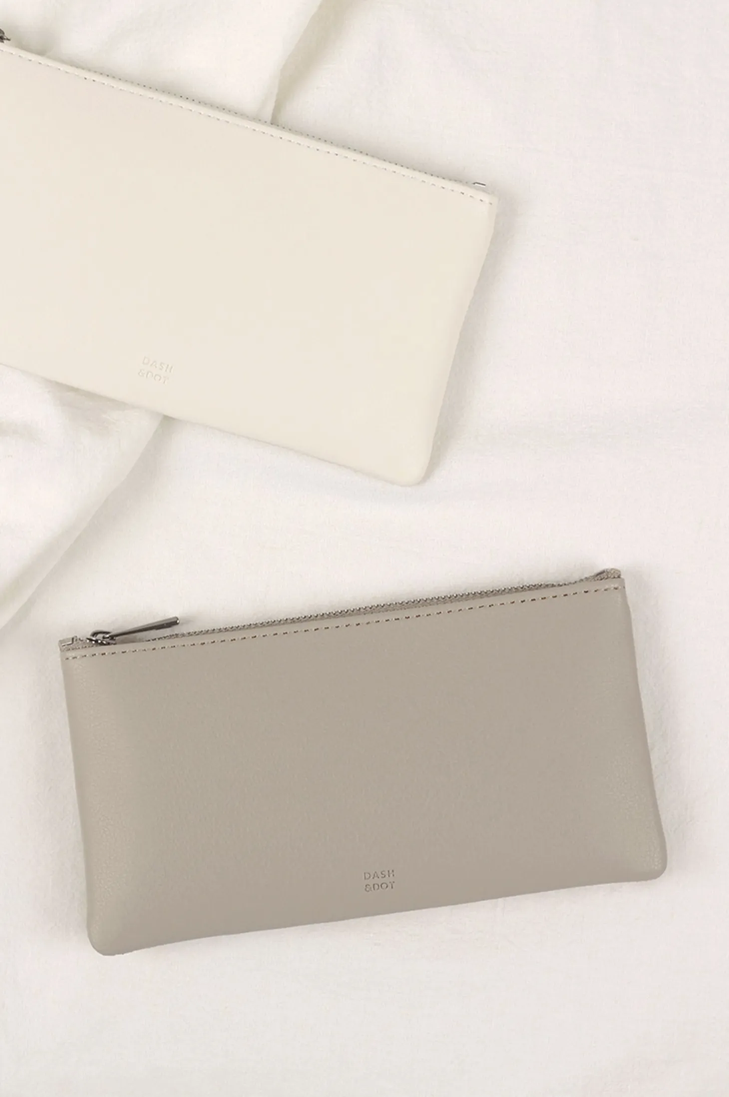 Dash and Dot Slim Pouch