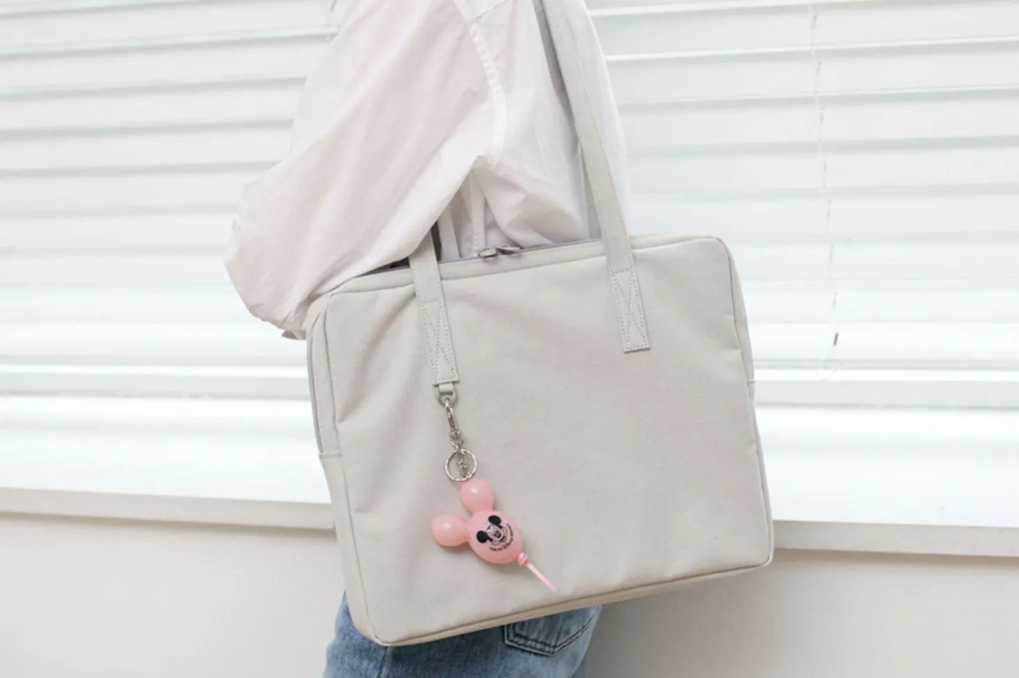 Essential 12.9 in. Tablet Shoulder Bag