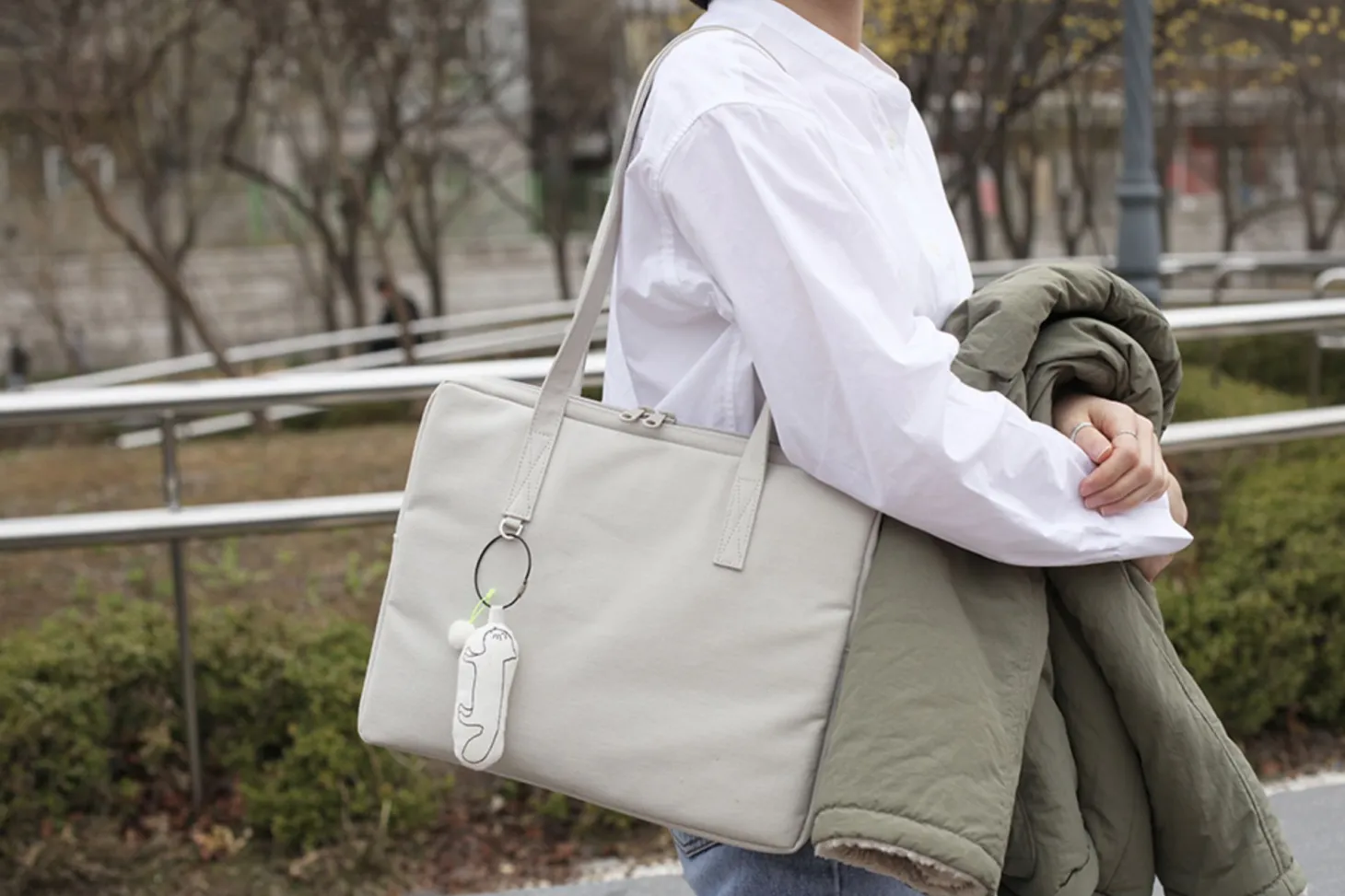 Essential 12.9 in. Tablet Shoulder Bag