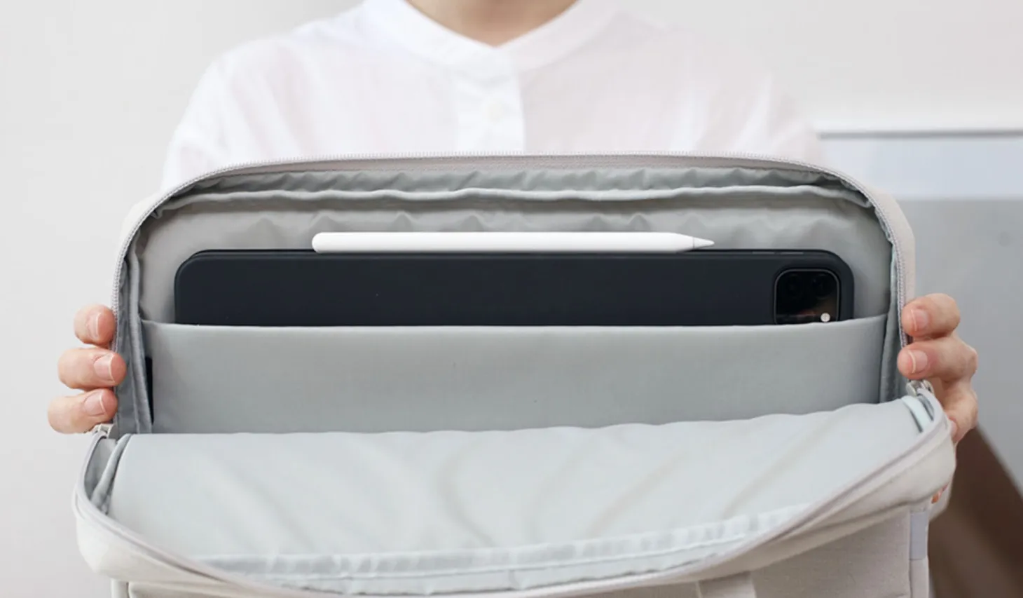 Essential 12.9 in. Tablet Shoulder Bag