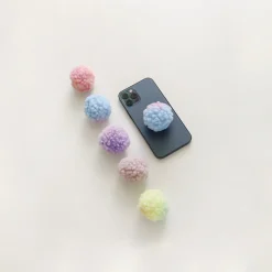 Fluffy Round Phone Grip v1