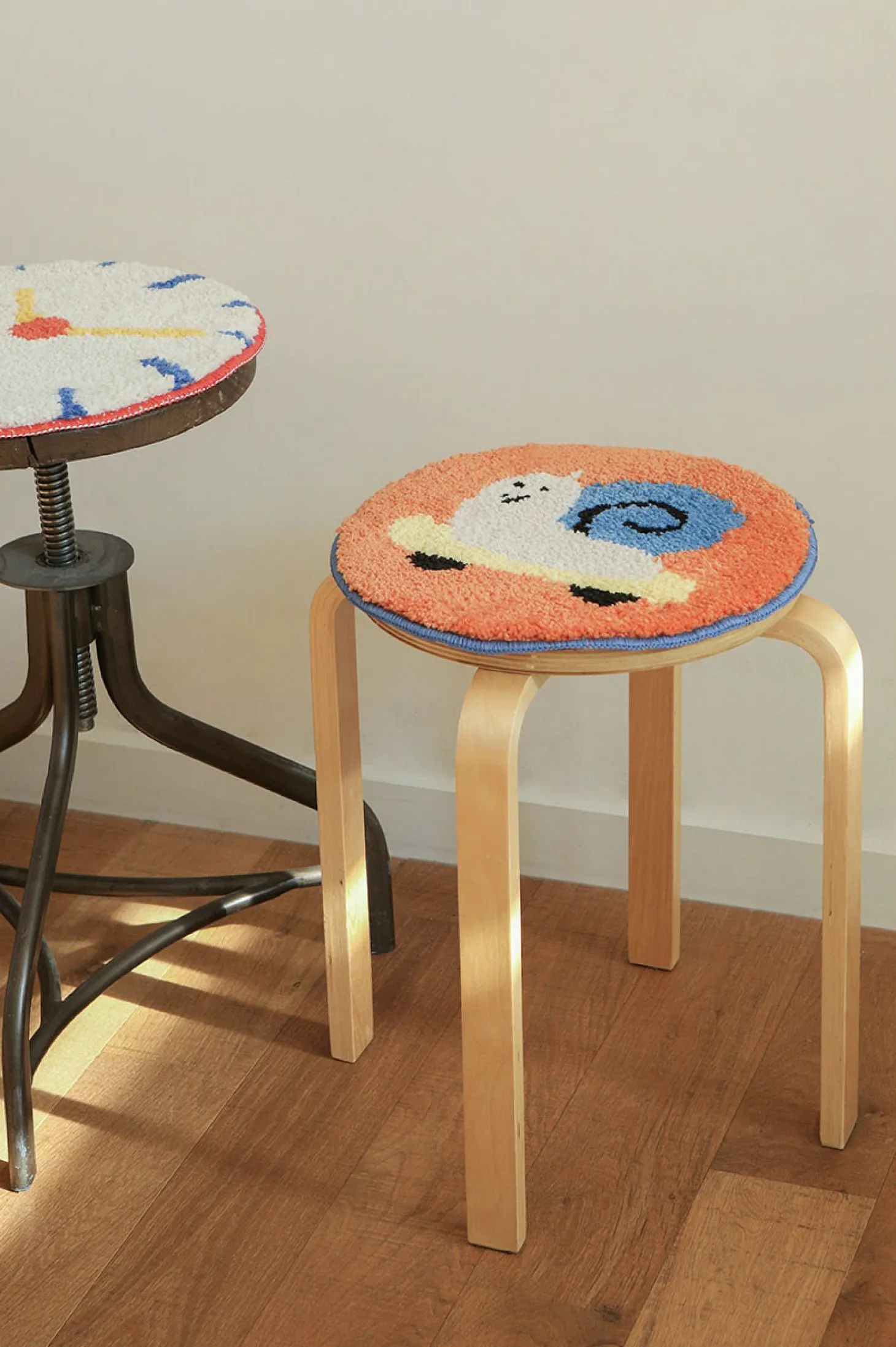 Fluffy Round Seat Cushion