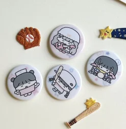 Hodu Girl Button Pin v2