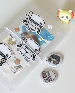 Hodu Girl Button Pin v2