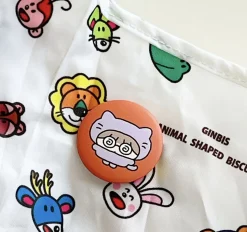 Hodu Girl Button Pin v1