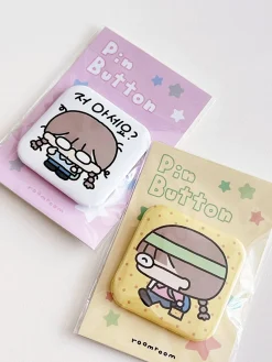 Hodu Girl Square Button Pin