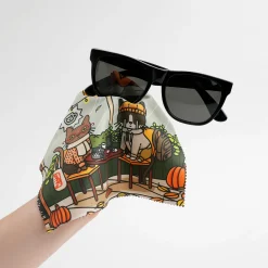 Lana Cat Autumn Screen Cloth