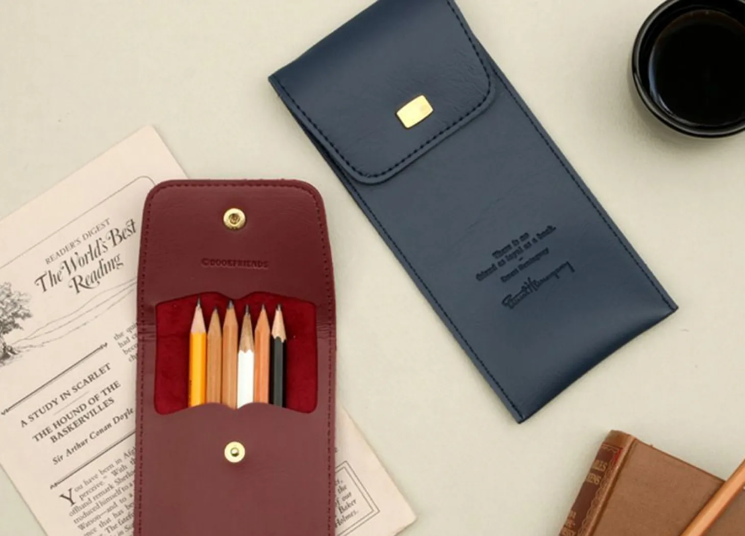 Literature Button Pen Pocket