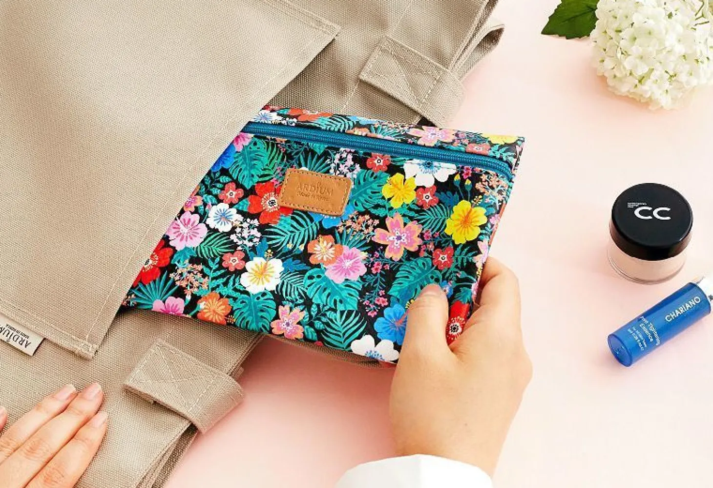 Medium Ardium Flat Pouch
