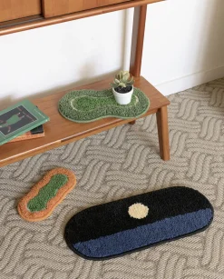 Medium Life & Pieces Point Rug