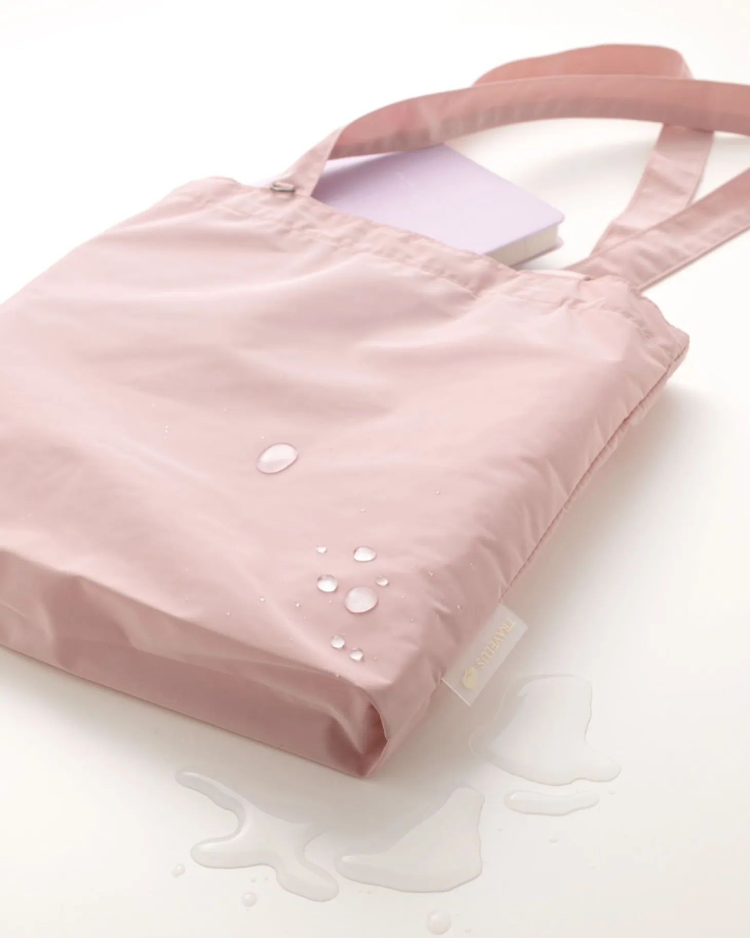 Medium Travelus Daily Shoulder Bag