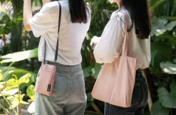 Medium Travelus Daily Shoulder Bag