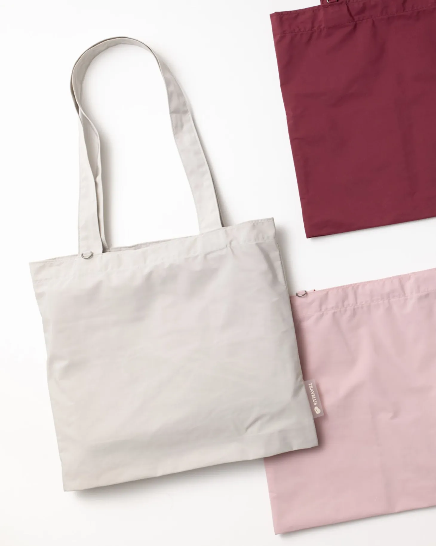 Medium Travelus Daily Shoulder Bag