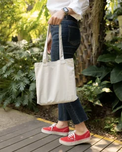 Medium Travelus Daily Shoulder Bag