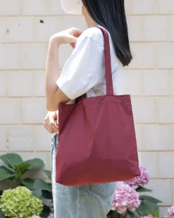 Medium Travelus Daily Shoulder Bag