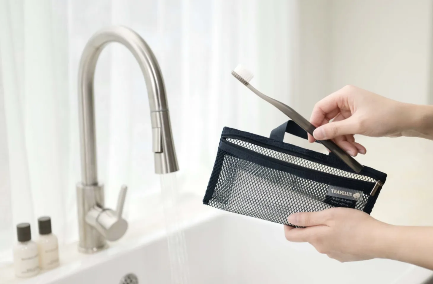 Mesh Slim Pouch v5