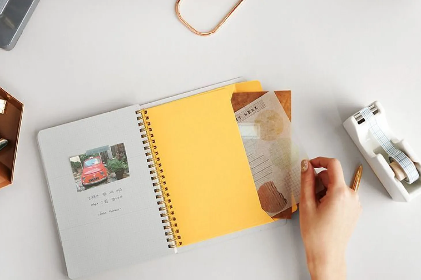 Par Un Beau Jour Monthly Planner