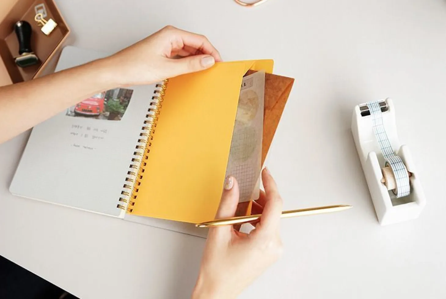 Par Un Beau Jour Monthly Planner