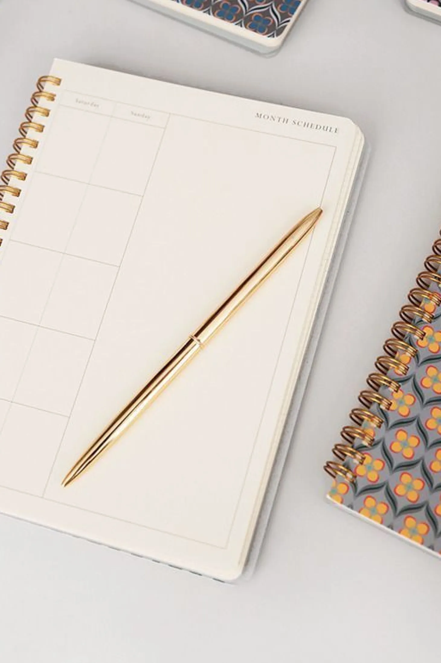 Par Un Beau Jour Monthly Planner