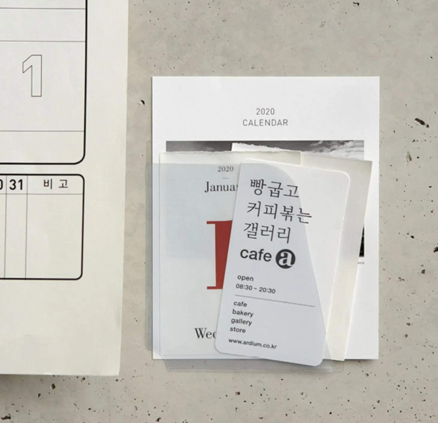 2pcs Medium Round Pocket Sticker Set