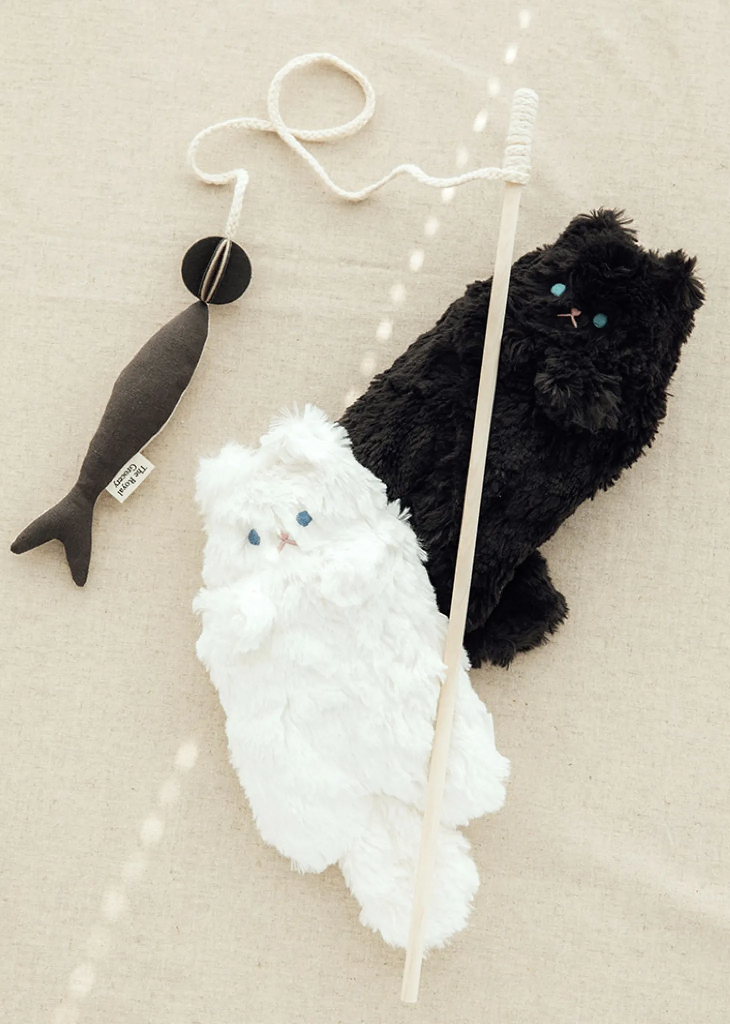 Piyo Cat Fur Zipper Clutch