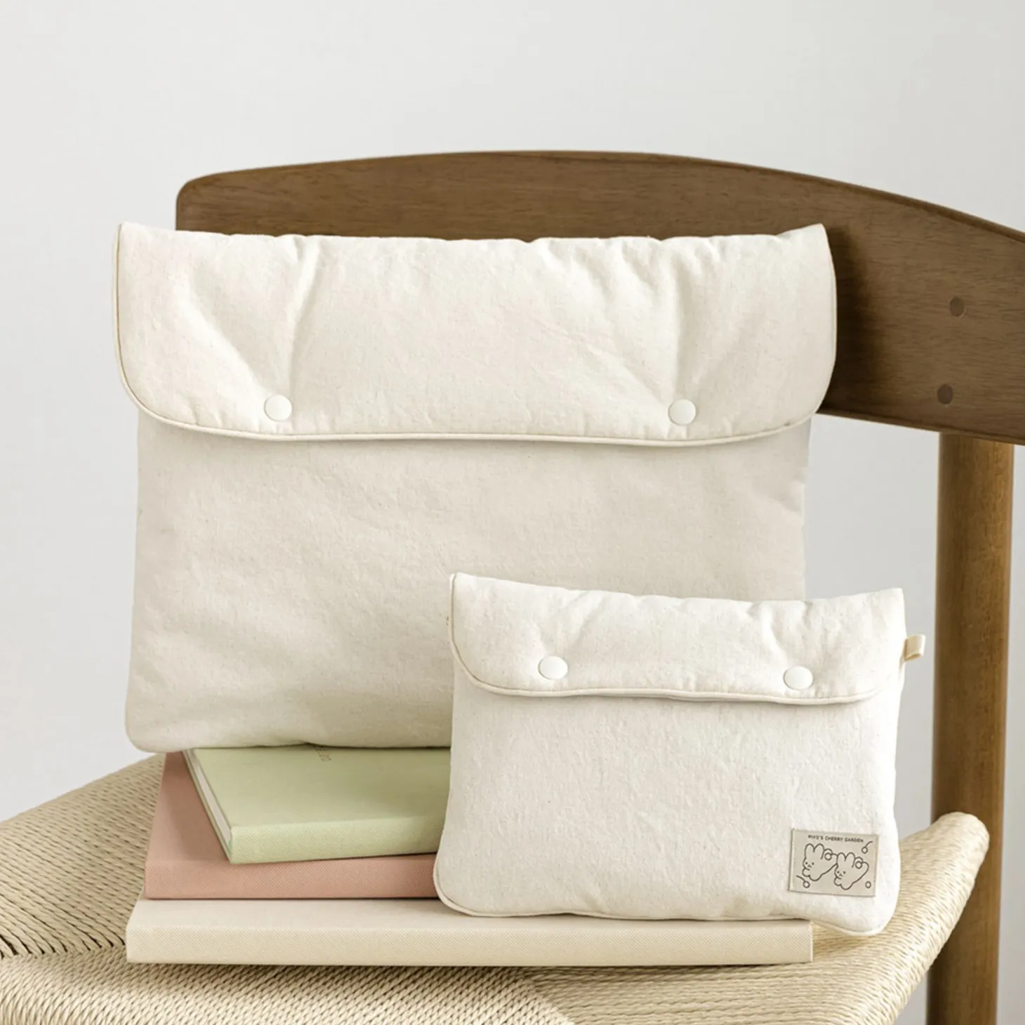 Piyo Double Snap Pouch