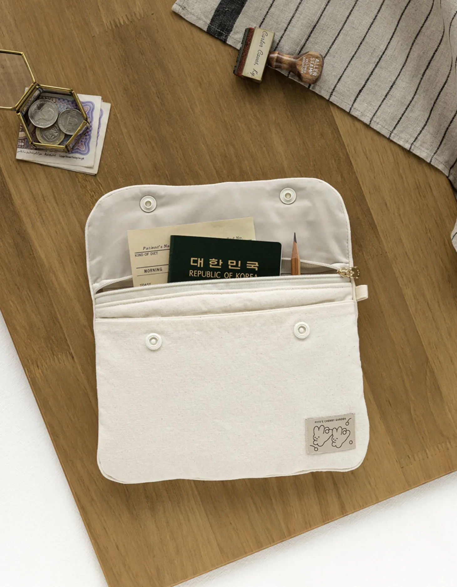 Piyo Double Snap Pouch