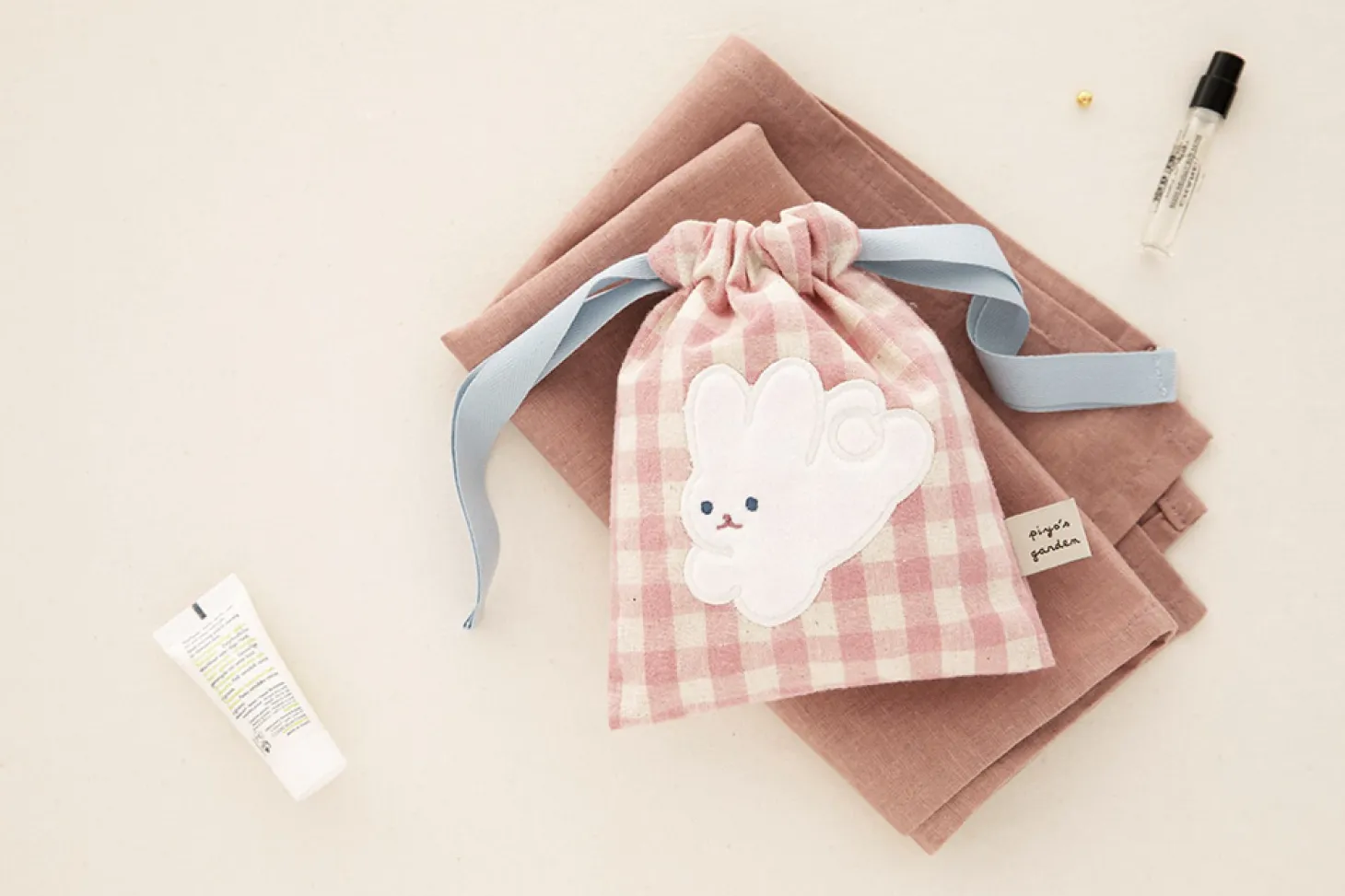 Piyo Drawstring Mini Pouch