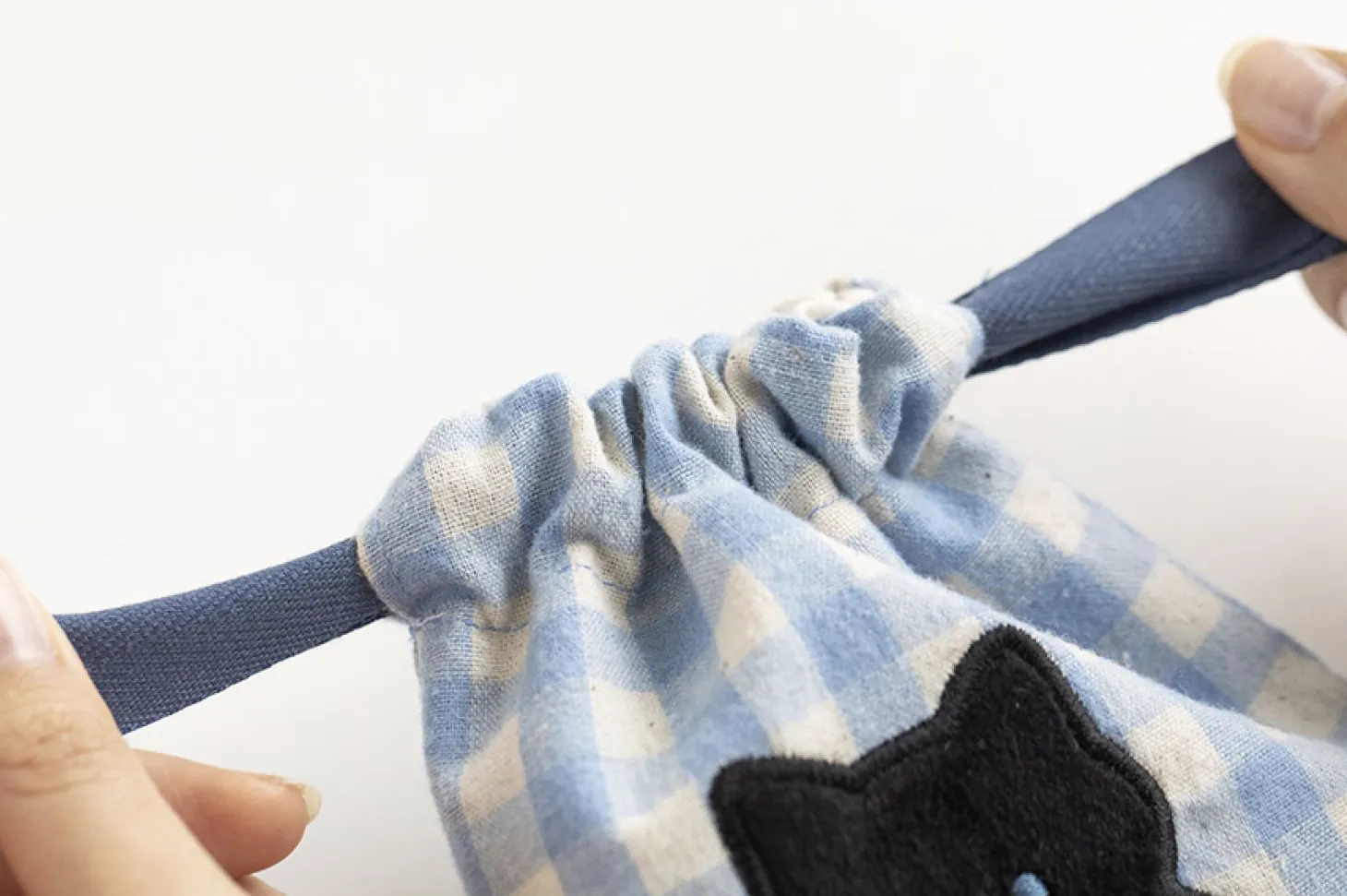 Piyo Drawstring Mini Pouch
