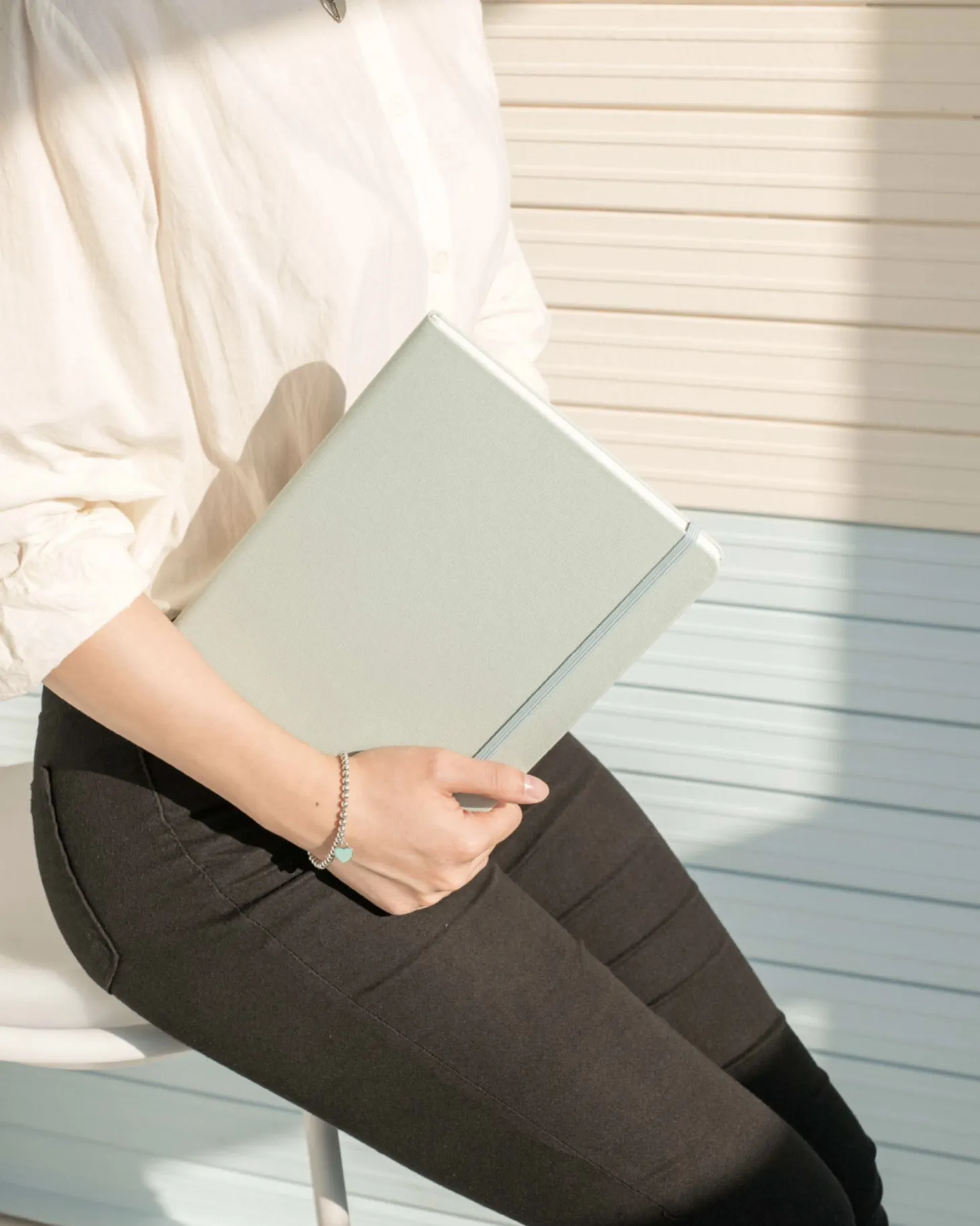 Record B5 Hardcover Plain Notebook