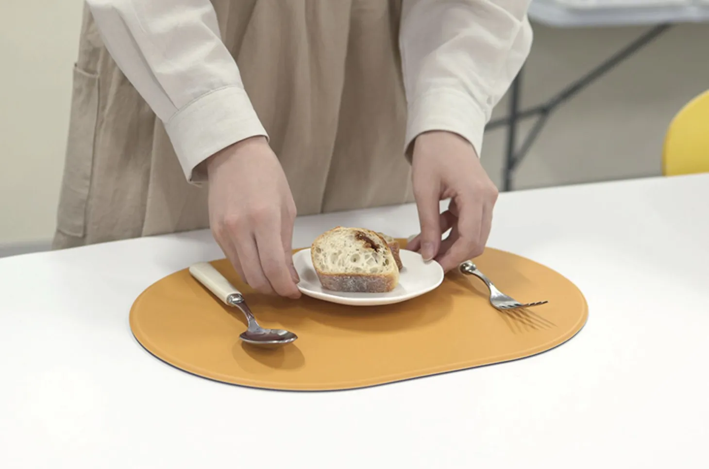 Reversible Two-Tone Flat Vegan Leather Tray
