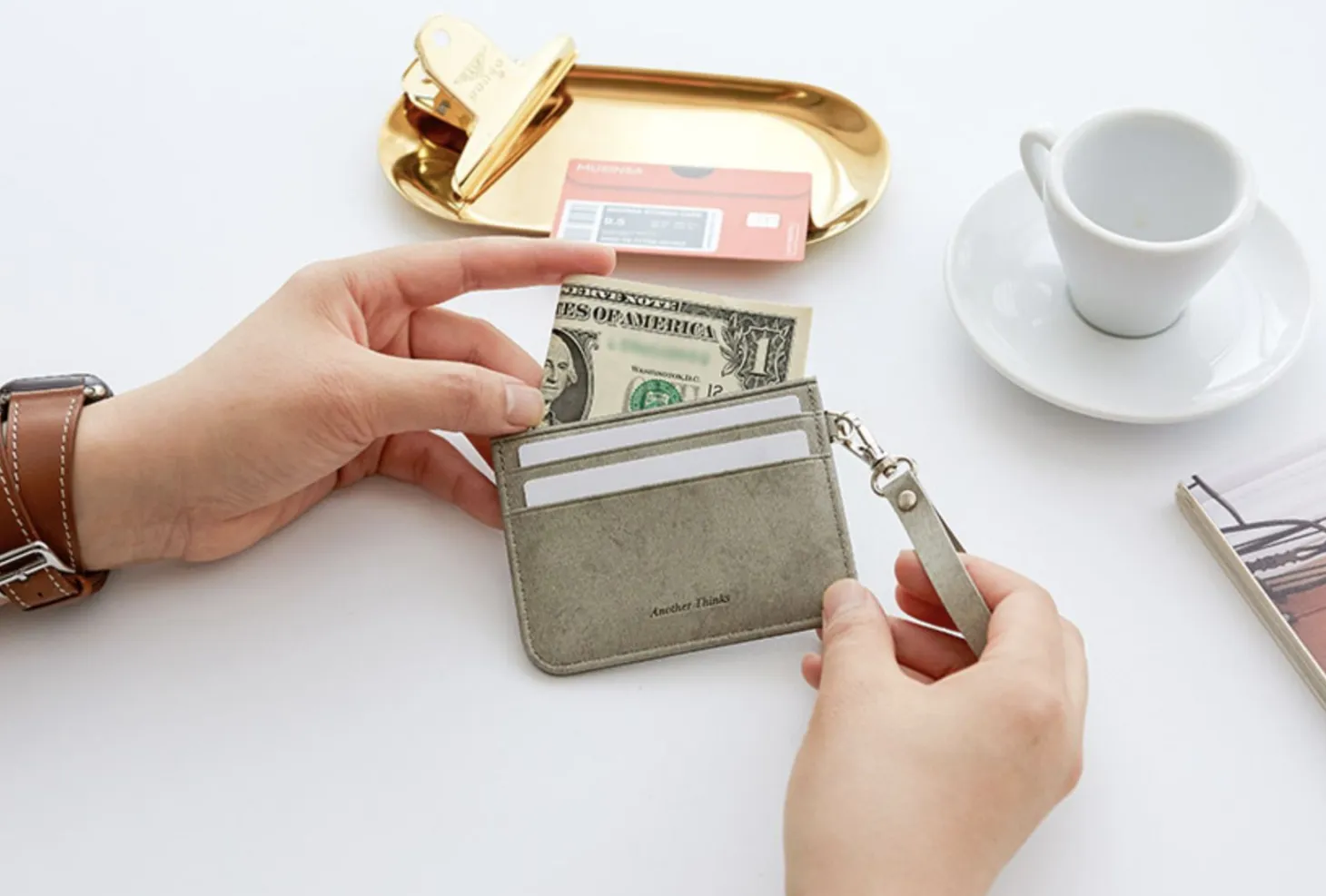 Simple Ash Strap Card Pocket