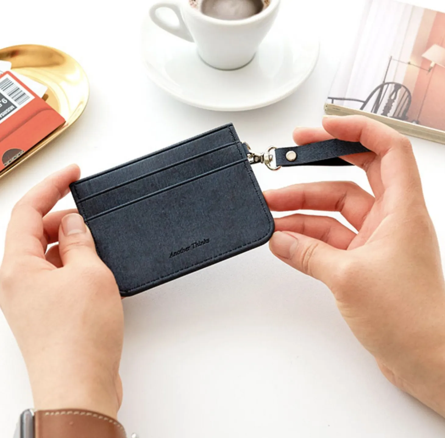 Simple Ash Strap Card Pocket