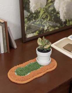 Small Life & Pieces Point Rug