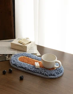 Small Life & Pieces Point Rug