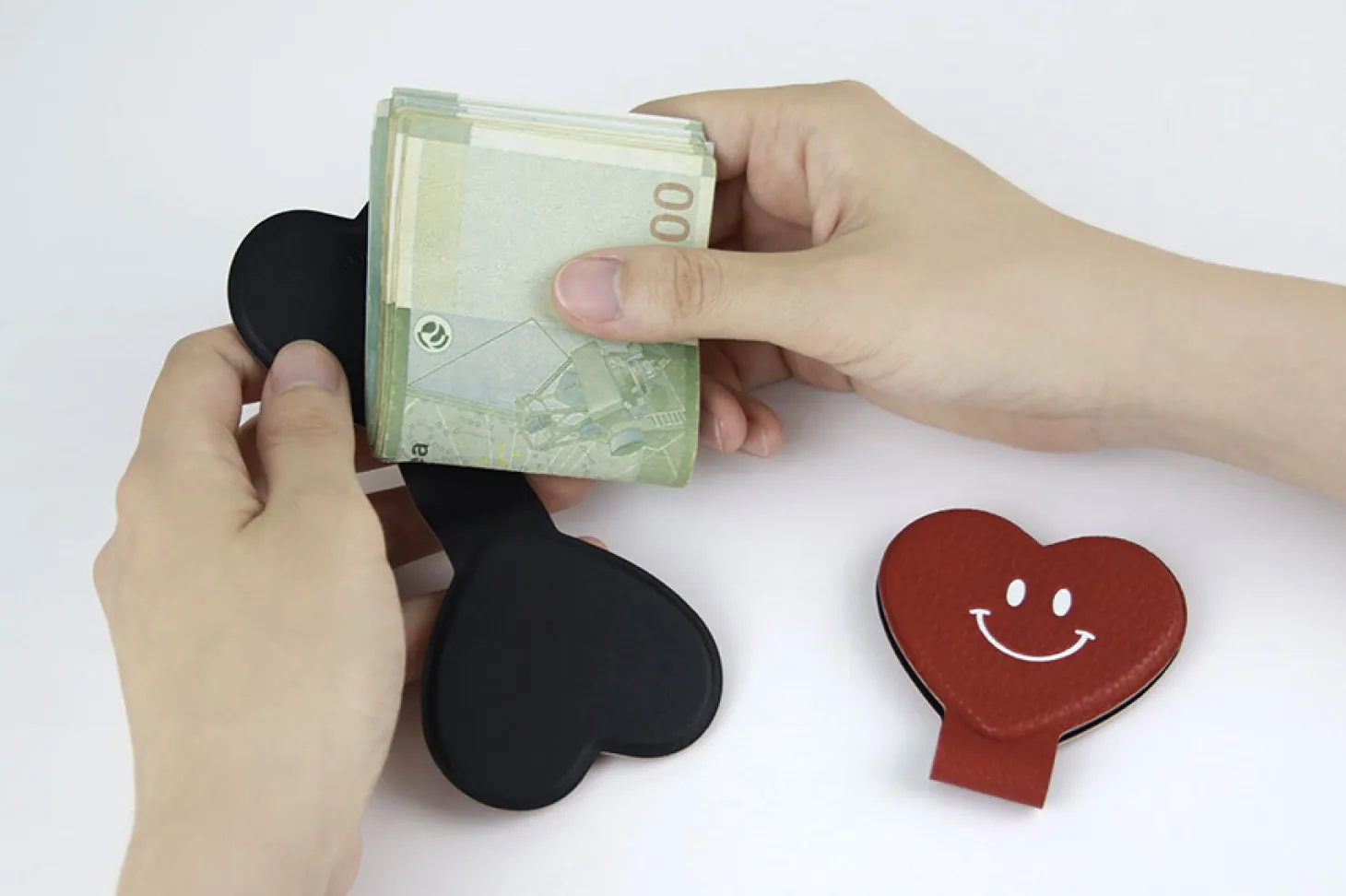 Smile Magnetic Money Clip