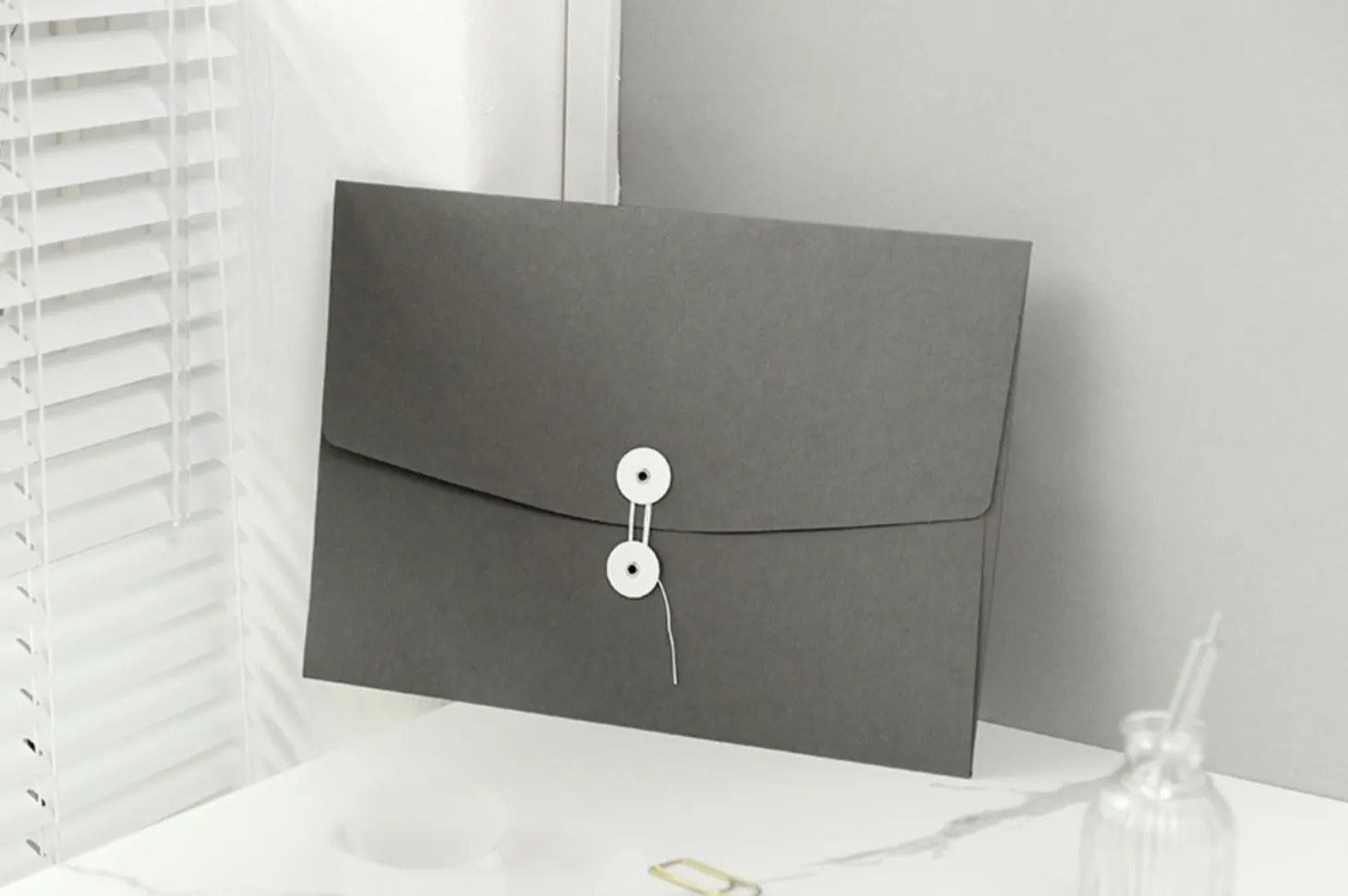 String Tie A4 Document Holder