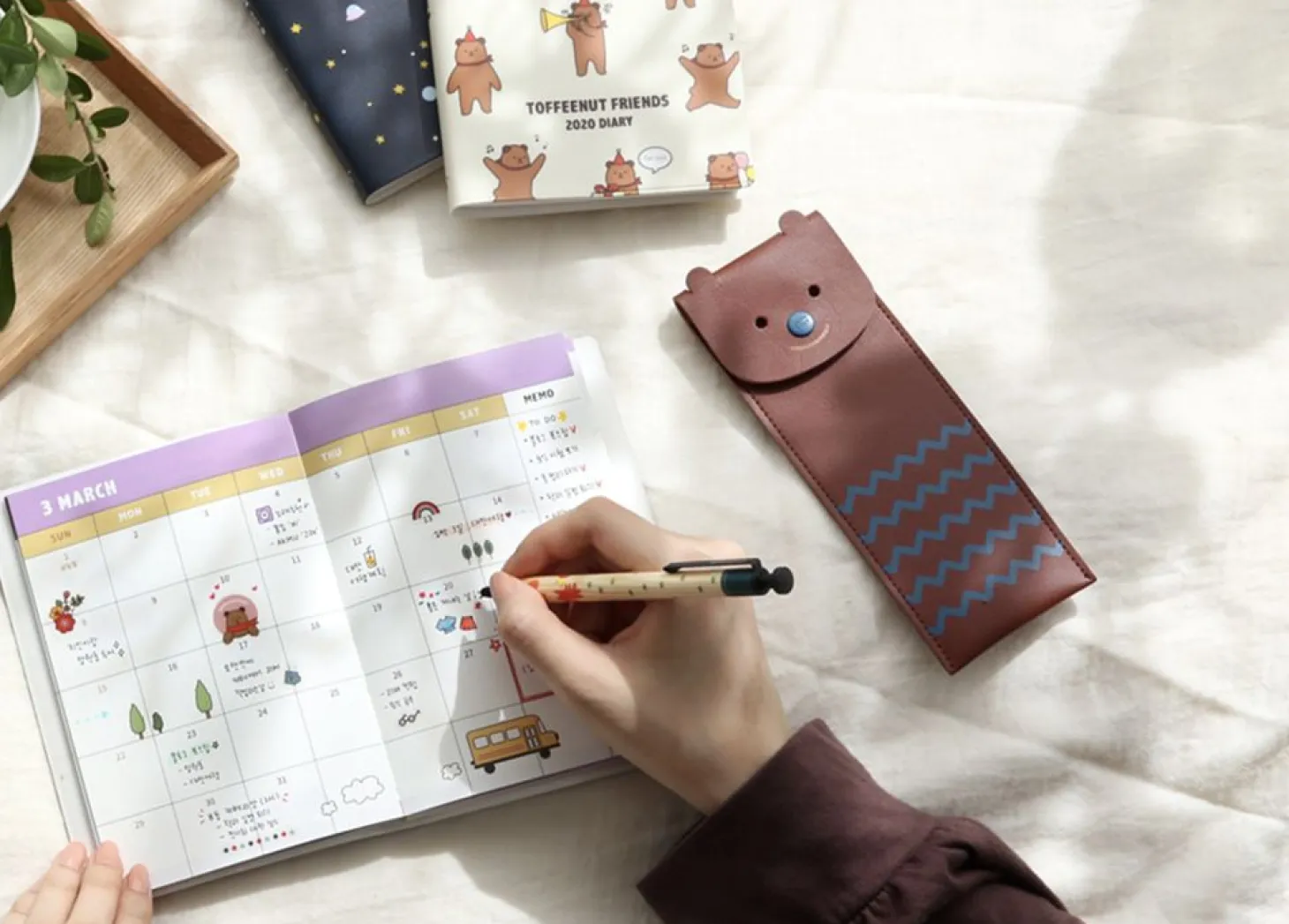 Toffeenut Attachable Leather Pen Case