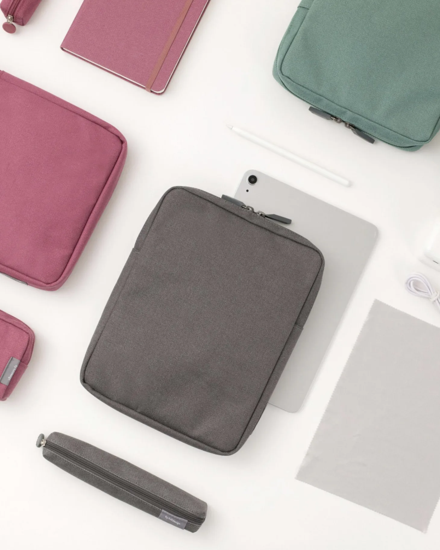 Travelus 11 in. Pouch & Screen Cloth Set