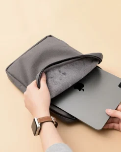 Travelus 11 in. Pouch & Screen Cloth Set